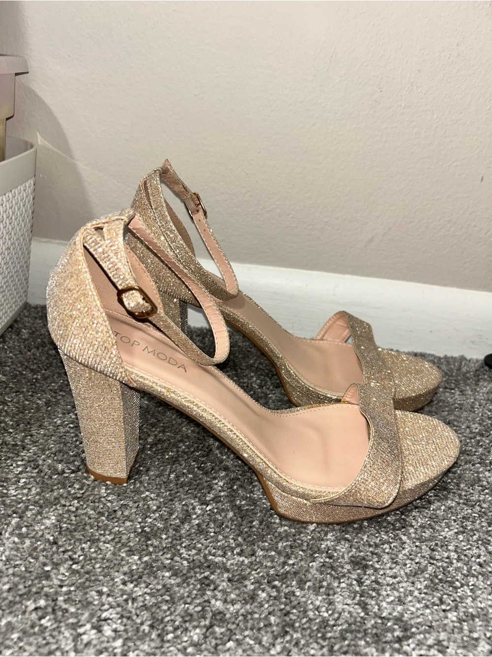 TOP MODA Glitter Gold Block Heel Sandals with Ankle Strap